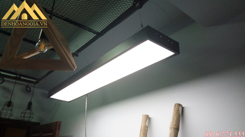 Ánh sáng của đèn thả văn phòng tự nhiên, sắc nét